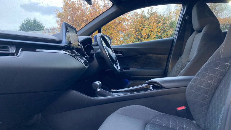 Toyota C-HR 1.8 Hybrid Design 5dr CVT Hybrid Hatchback